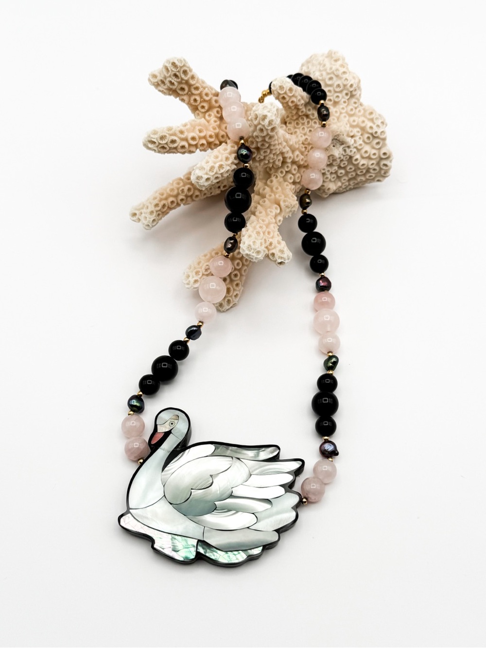 🦢 Lee Sands 🦢 Swan MOP Shell Inlay Pendant Pink and Black Beaded Necklace - Picture 7 of 10
